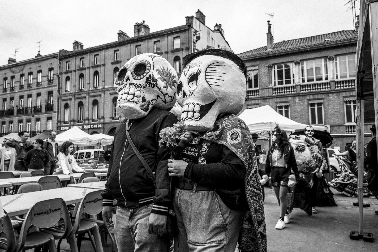 Des photographies en couleur, où les gens sont magnifiés par la lumière chaude du soleil