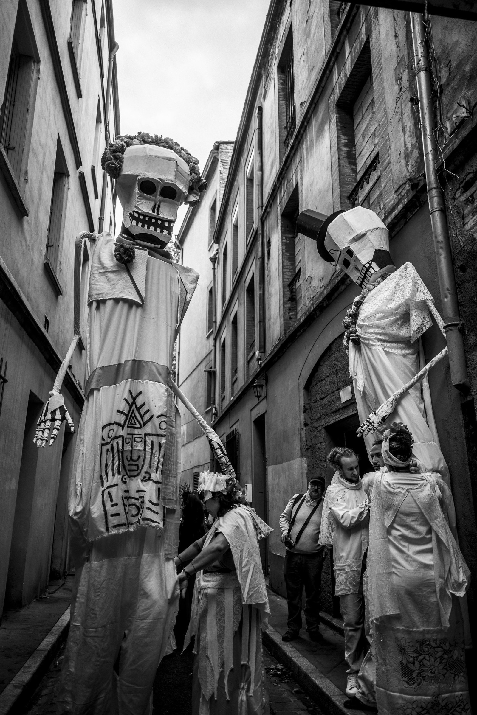 Des photographies en couleur, où les gens sont magnifiés par la lumière chaude du soleil