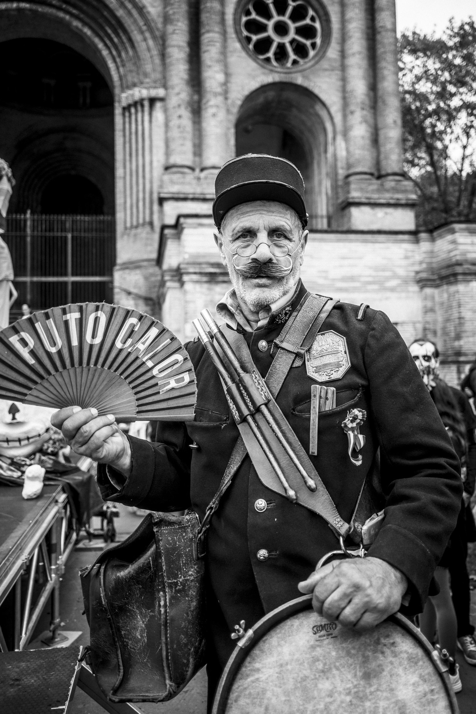 Des photographies en couleur, où les gens sont magnifiés par la lumière chaude du soleil