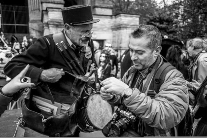 Des photographies en couleur, où les gens sont magnifiés par la lumière chaude du soleil