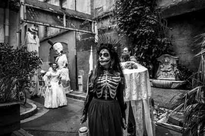 Des photographies en couleur, où les gens sont magnifiés par la lumière chaude du soleil